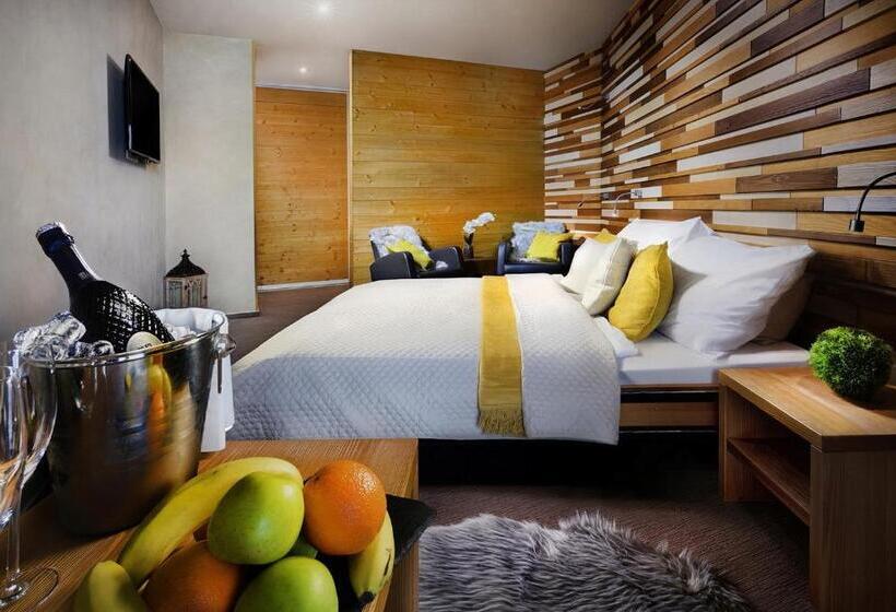 فندق Noc Na Chopku, Rotunda