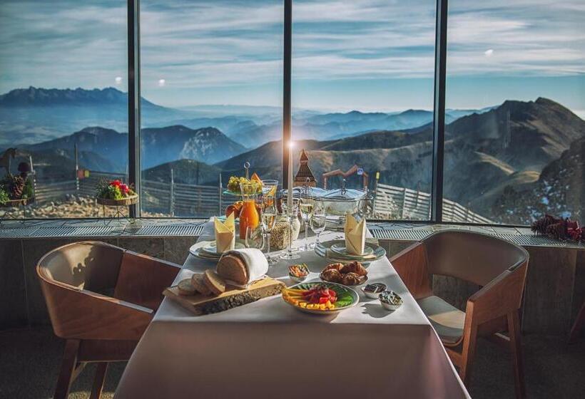 فندق Noc Na Chopku, Rotunda