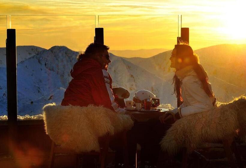 فندق Noc Na Chopku, Rotunda