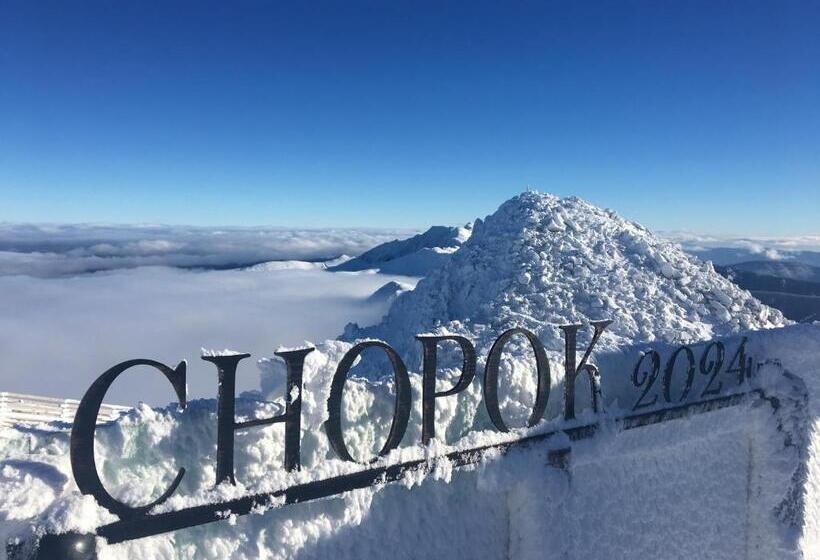 فندق Noc Na Chopku, Rotunda