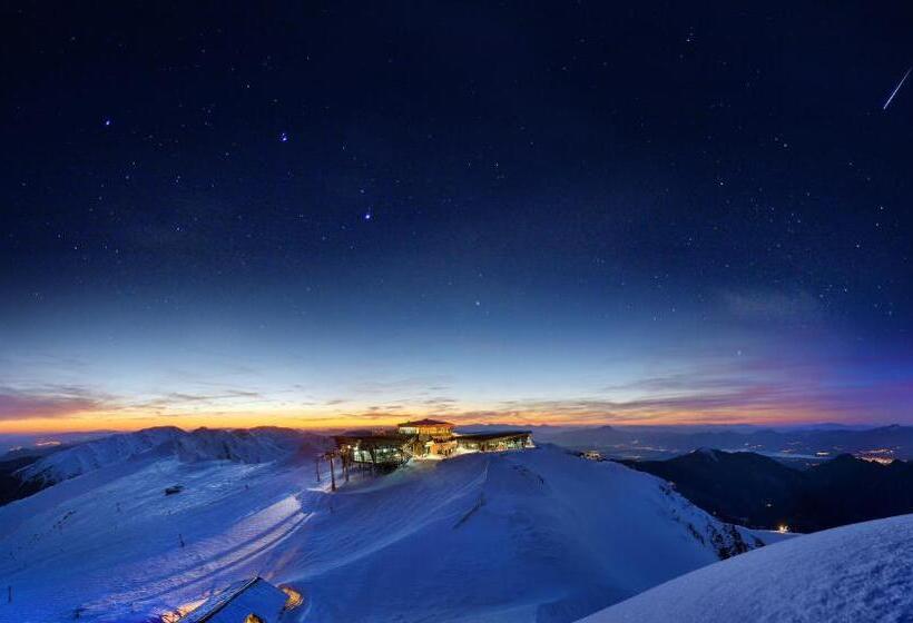 فندق Noc Na Chopku, Rotunda