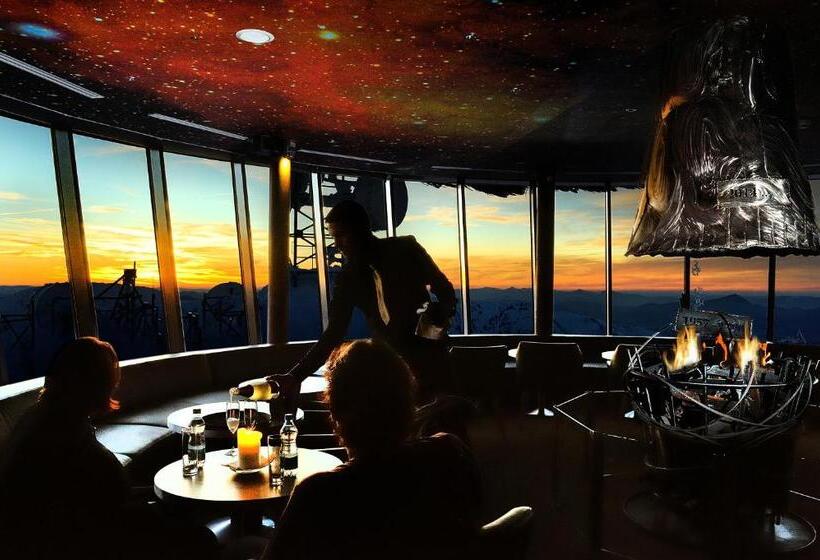 فندق Noc Na Chopku, Rotunda