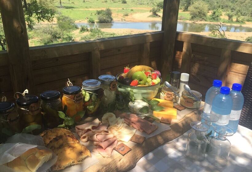 בית מלון כפרי Pondoro Game Lodge