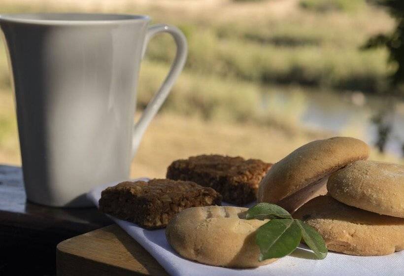 בית מלון כפרי Pondoro Game Lodge