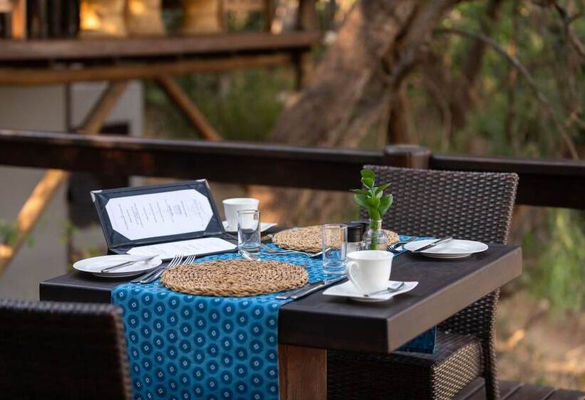 בית מלון כפרי Pondoro Game Lodge