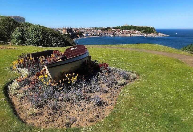 Rivelyn Hotel Bar & Restaurant