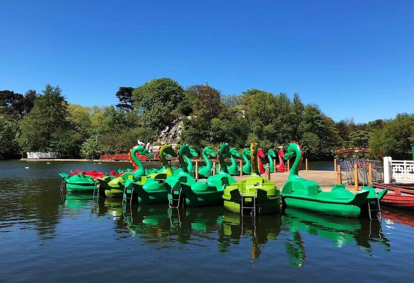 Rivelyn Hotel Bar & Restaurant