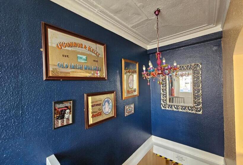 Rivelyn Hotel Bar & Restaurant