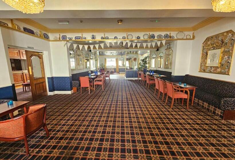 Rivelyn Hotel Bar & Restaurant