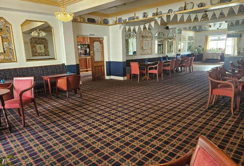 Rivelyn Hotel Bar & Restaurant