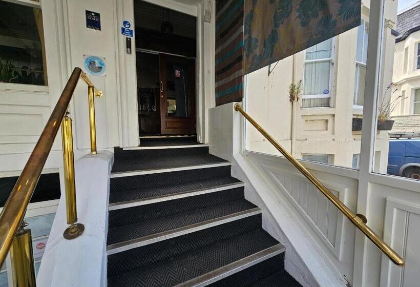 Rivelyn Hotel Bar & Restaurant