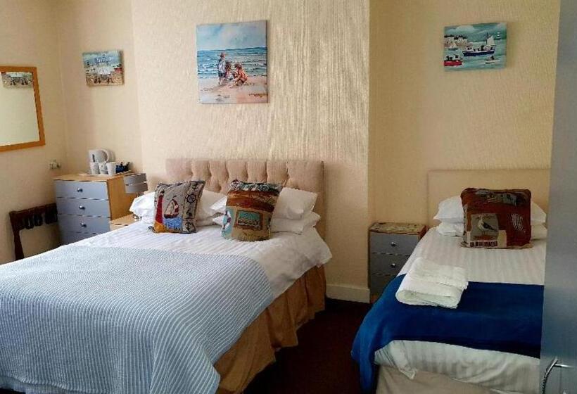 Rivelyn Hotel Bar & Restaurant