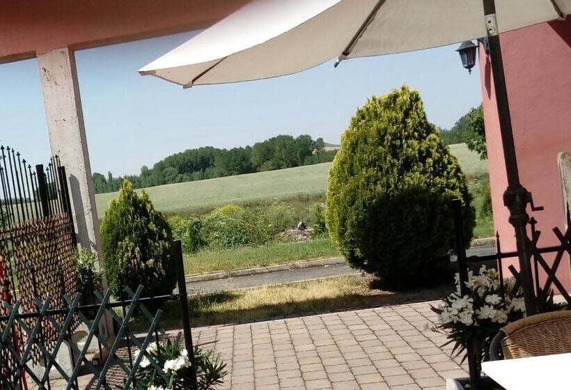 Отель Santa Coloma Del Camino