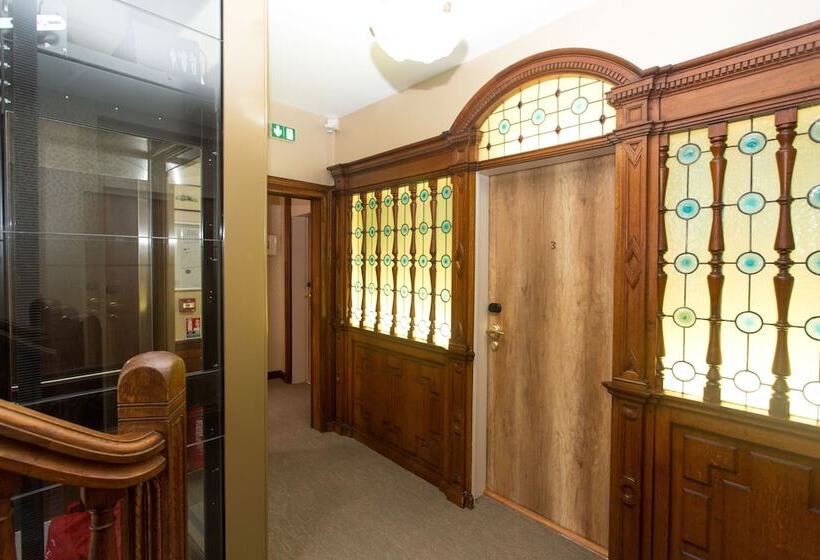 هتل Spa  Au Charme Rabelaisien