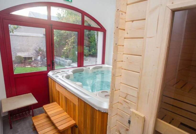 هتل Spa  Au Charme Rabelaisien