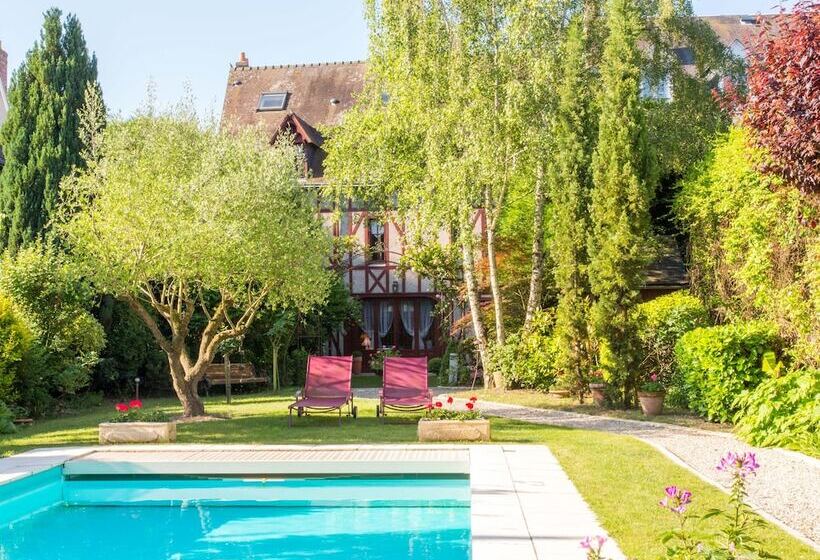 هتل Spa  Au Charme Rabelaisien