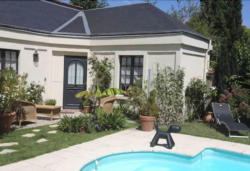 هتل Spa  Au Charme Rabelaisien