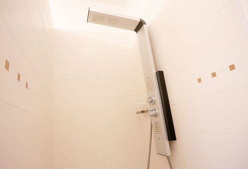 هتل Spa  Au Charme Rabelaisien