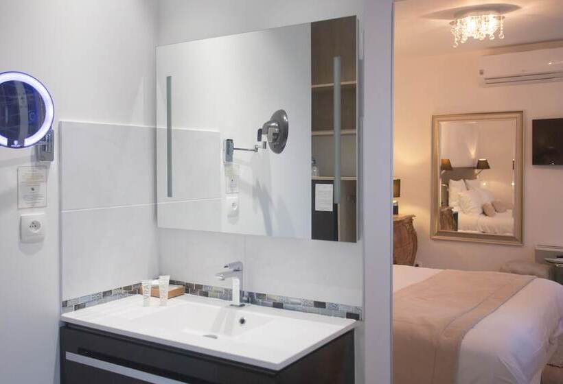 هتل Spa  Au Charme Rabelaisien