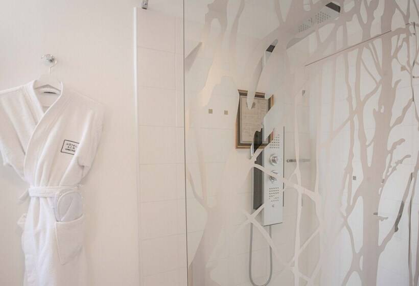 هتل Spa  Au Charme Rabelaisien