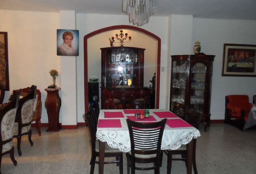 هتل Suites & Aparments By Goya