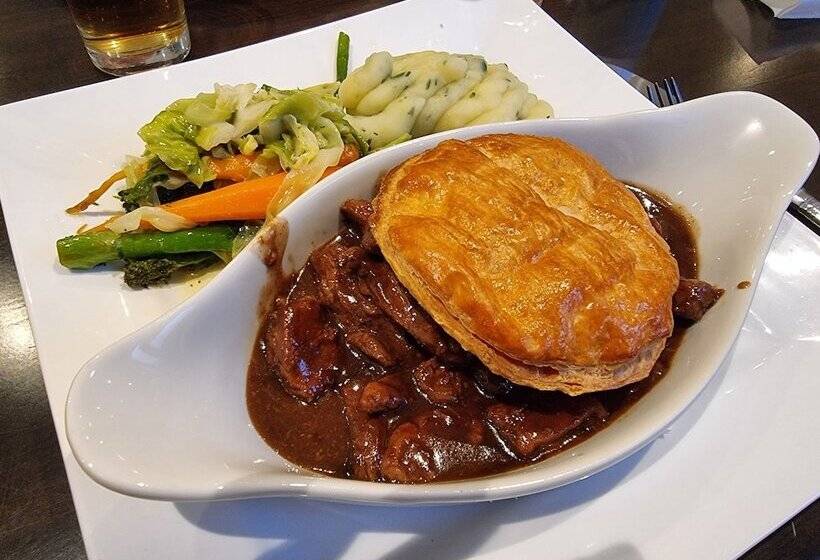 Отель The National