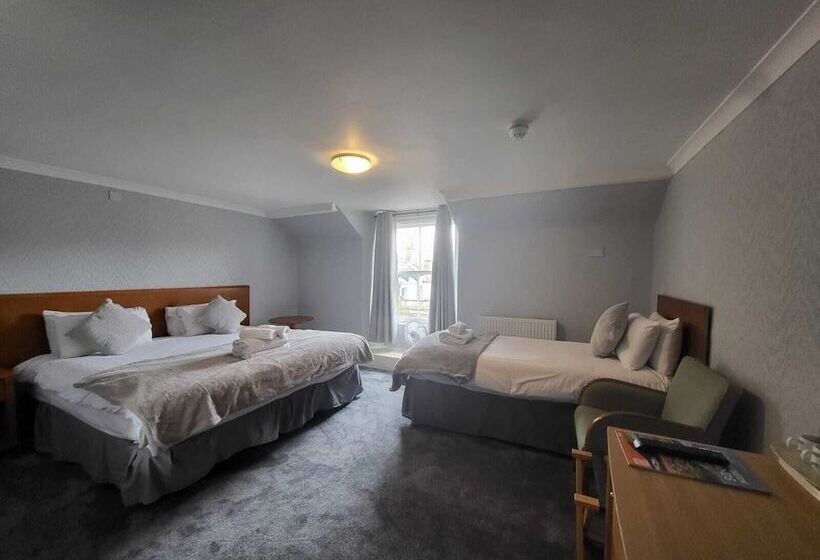 Отель The National