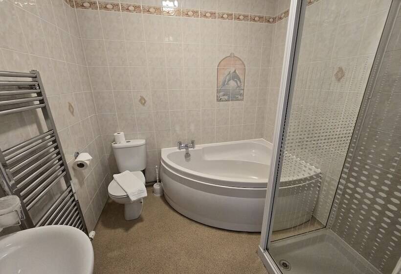 Отель The National