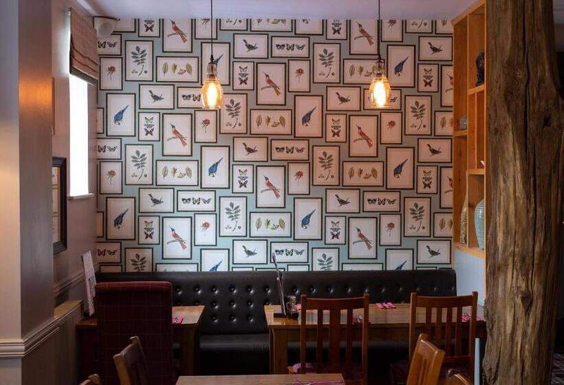 ホテル The Poacher Inn