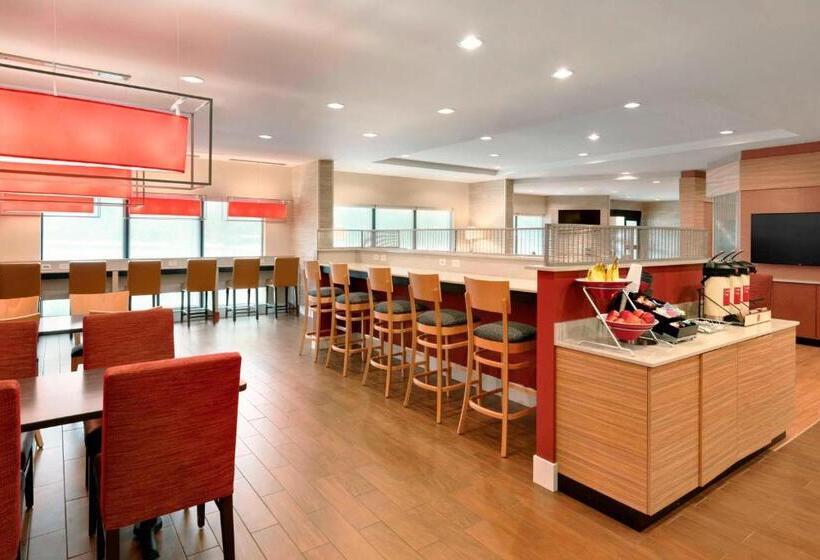 ホテル Towneplace Suites By Marriott Pittsburgh Airport/robinson Township