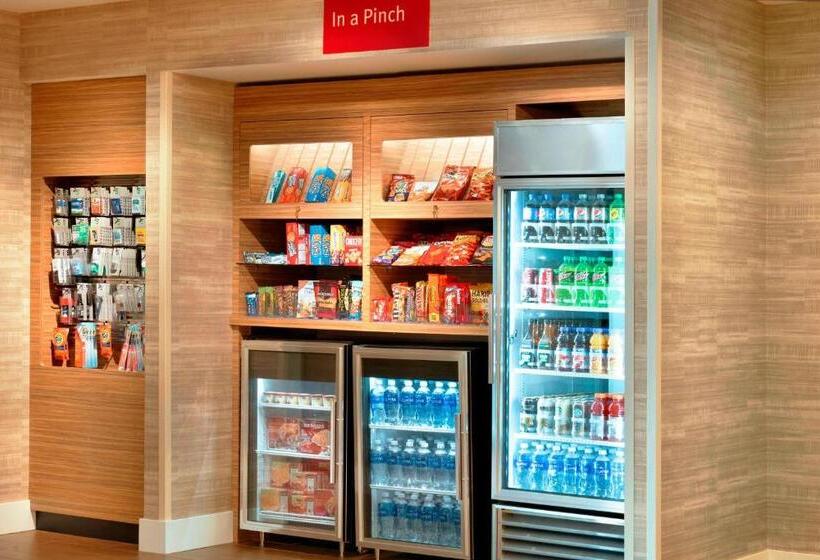 ホテル Towneplace Suites By Marriott Pittsburgh Airport/robinson Township