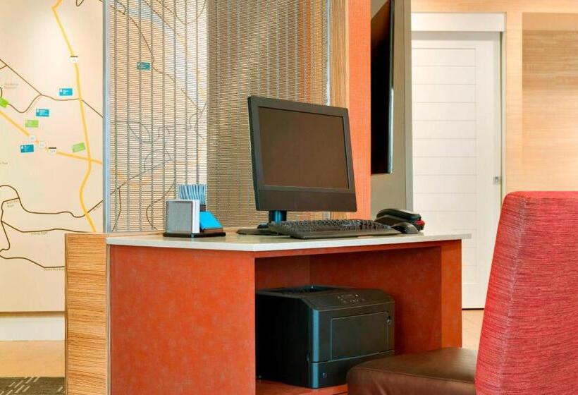 ホテル Towneplace Suites By Marriott Pittsburgh Airport/robinson Township