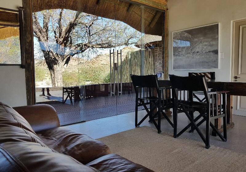 ホテル Tutwa Desert Lodge