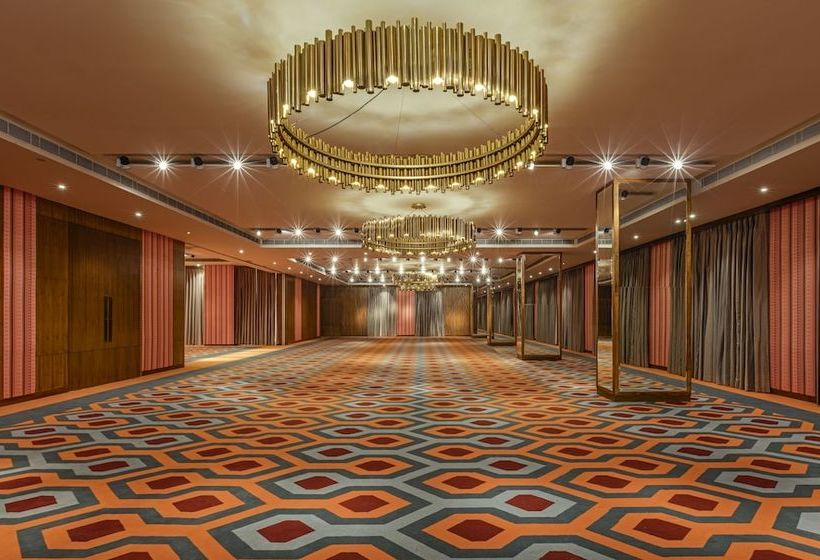 فندق Zone By The Park Raipur