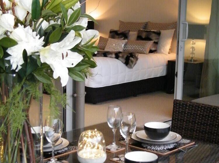 Luxury Waterfront Apartments Picton