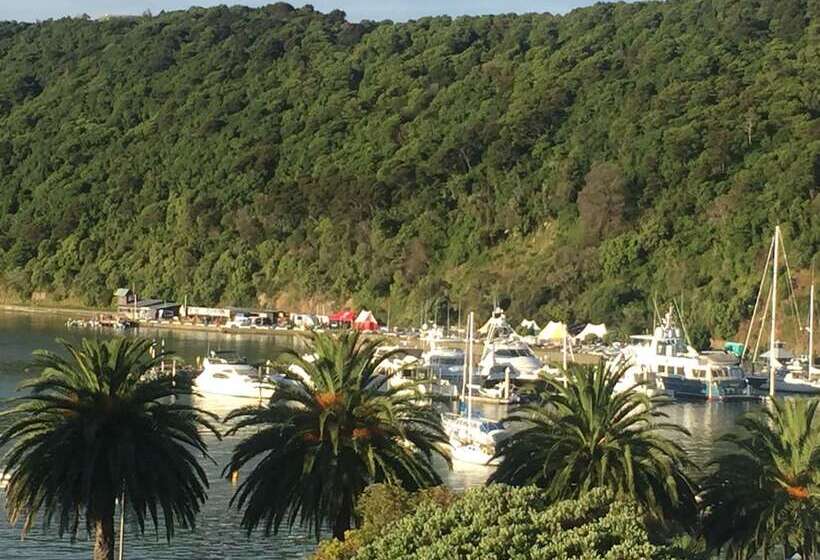 Luxury Waterfront Apartments Picton