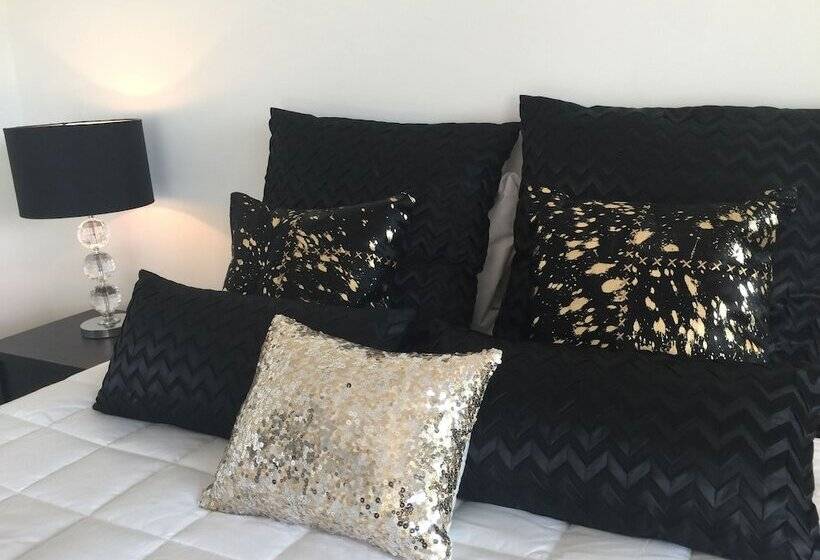 Luxury Waterfront Apartments Picton