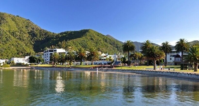 Luxury Waterfront Apartments Picton