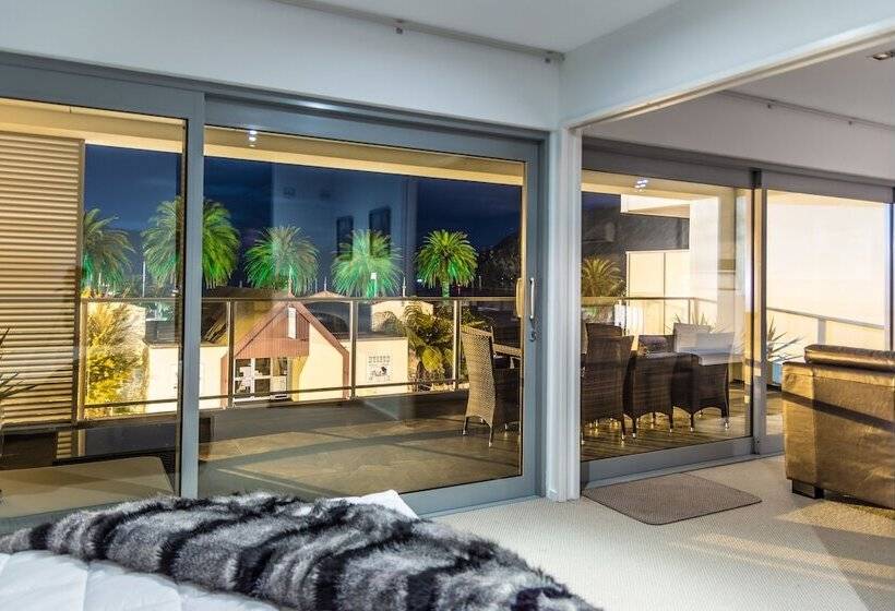 Luxury Waterfront Apartments Picton