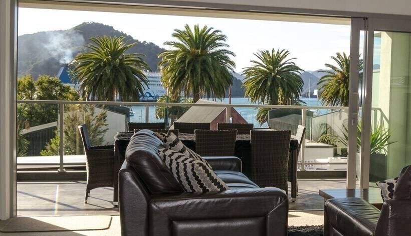 Luxury Waterfront Apartments Picton