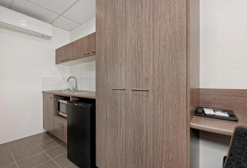 מוטל Chalet Motor Inn