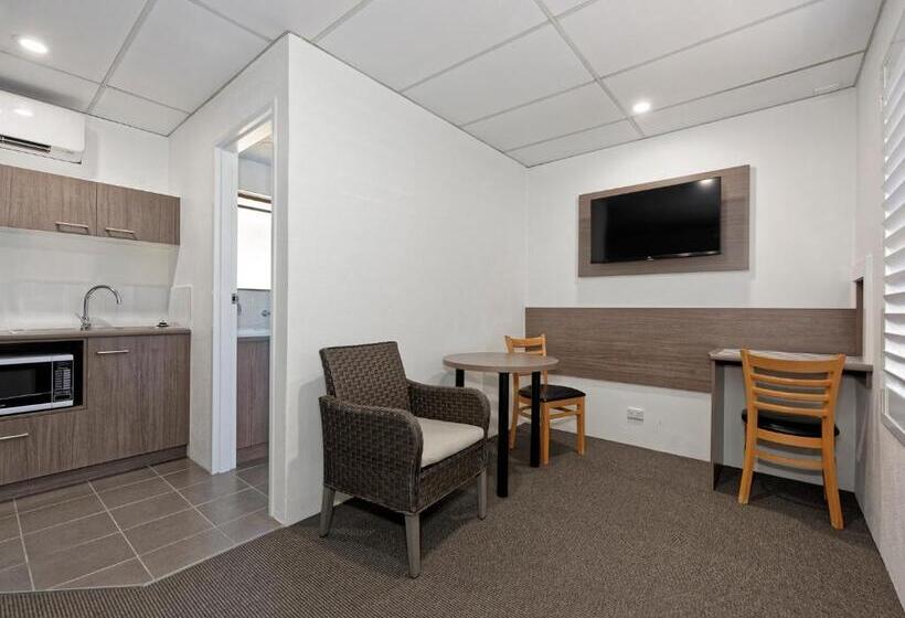 מוטל Chalet Motor Inn