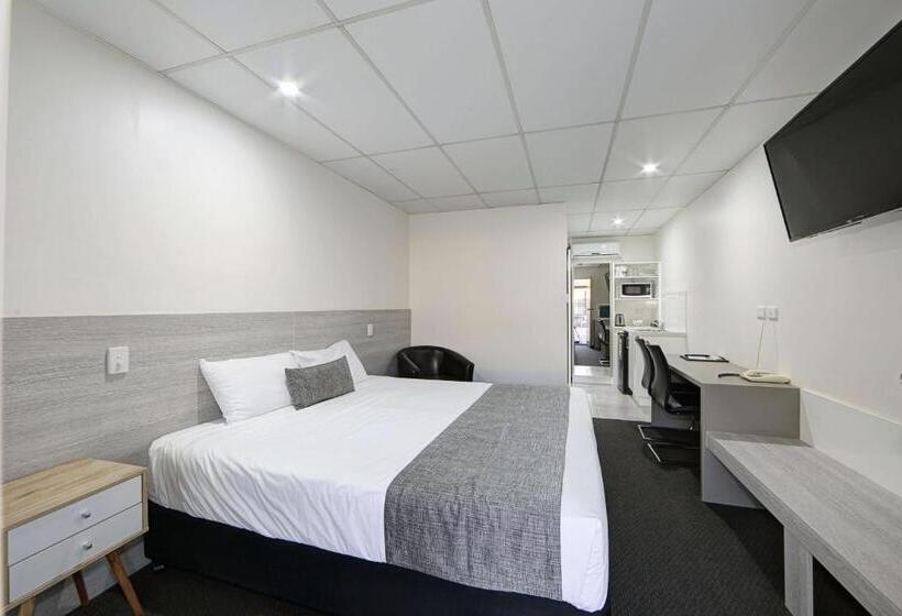 מוטל Chalet Motor Inn