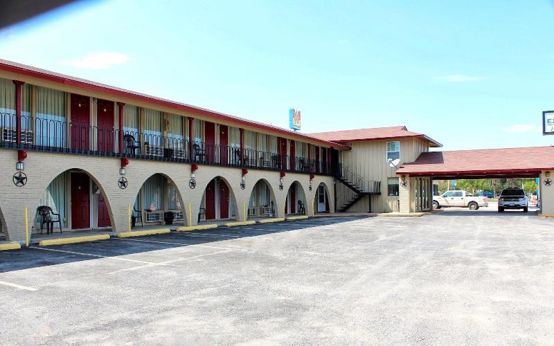 모텔 Executive Inn Goliad