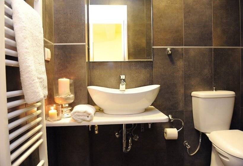 Palaiokastro Villas & Suites