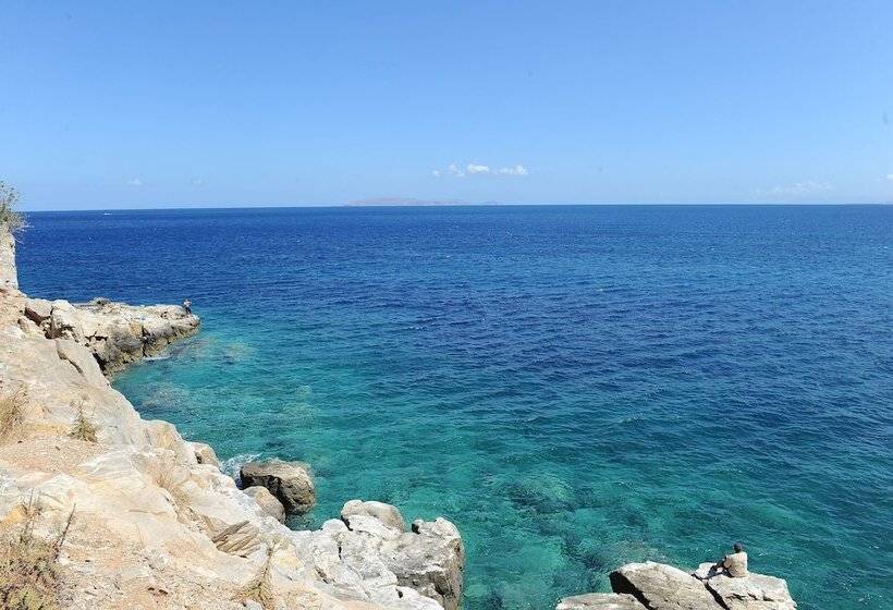 Palaiokastro Villas & Suites