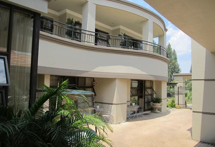 Пансион Casa Flora Guesthouse