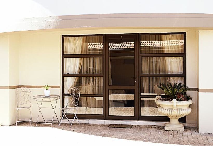 Пансион Casa Flora Guesthouse