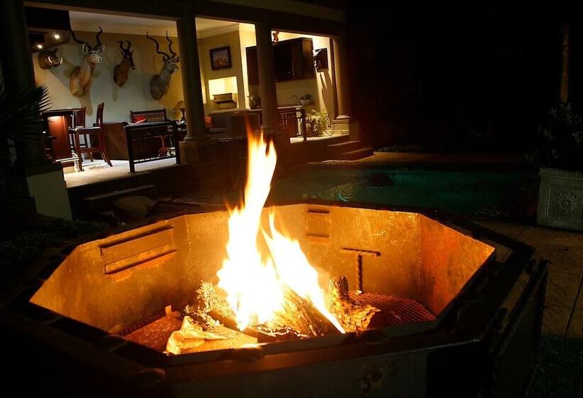 Пансион Casa Flora Guesthouse