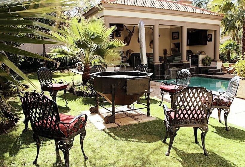 Пансион Casa Flora Guesthouse